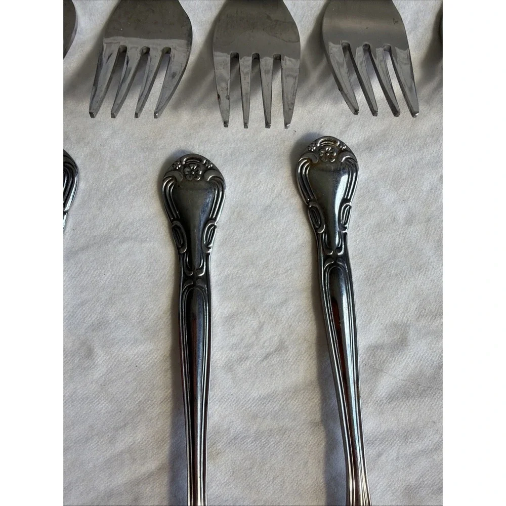 9 Wallace Plateau Stainless Steel Forks Vintage Ornate Floral Japan